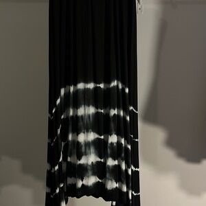 Elegant Black and White Tie-Dye Skirt